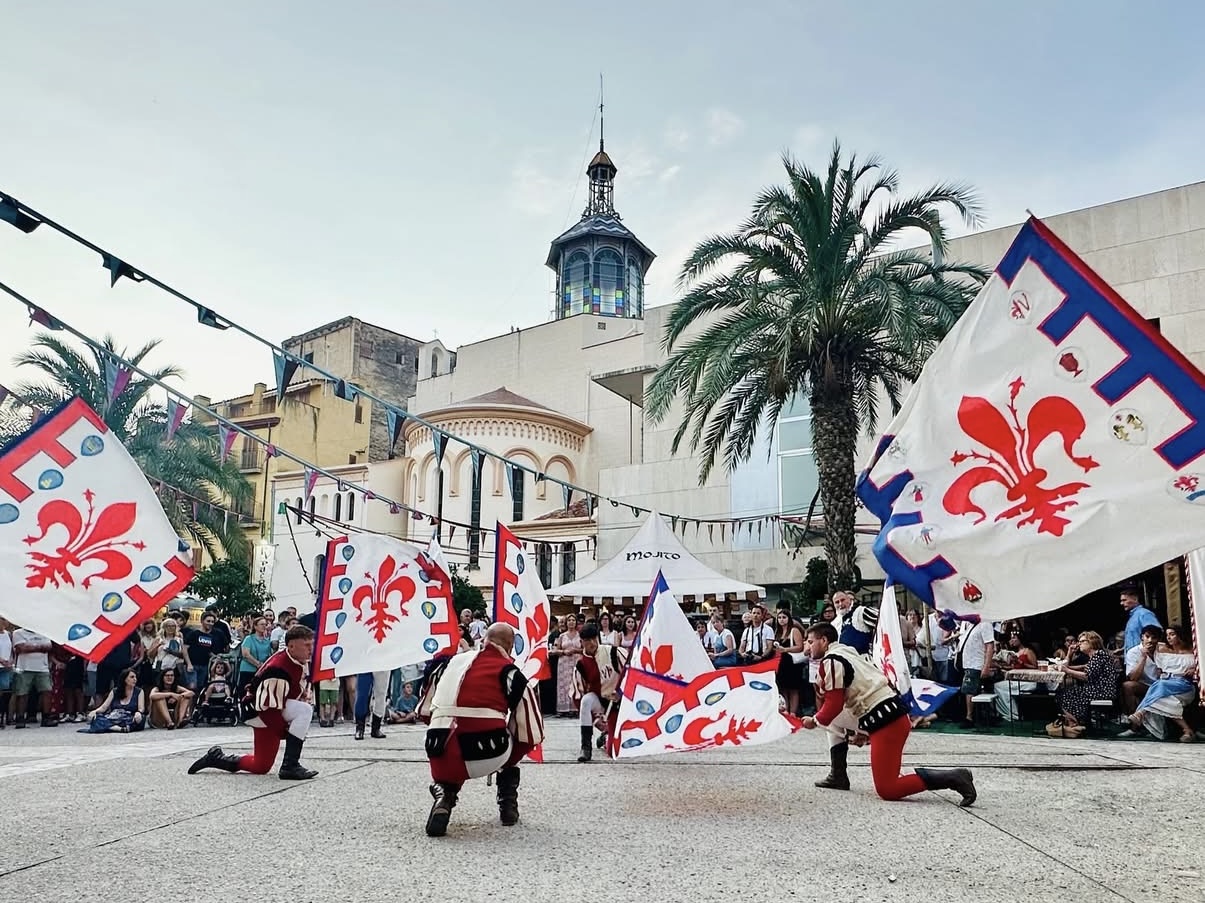 Bandierai degli Uffizi durante uno spettacolo di sbandieramento a Tortosa